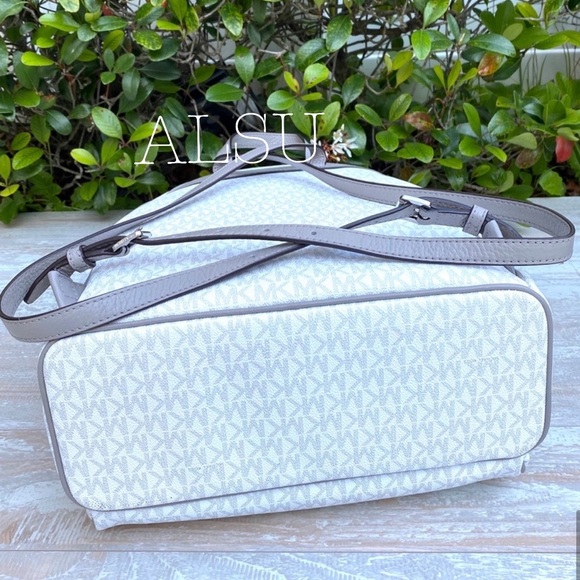 Michael Kors Abbey Large Backpack MiniLogo White - Picture 6 of 8